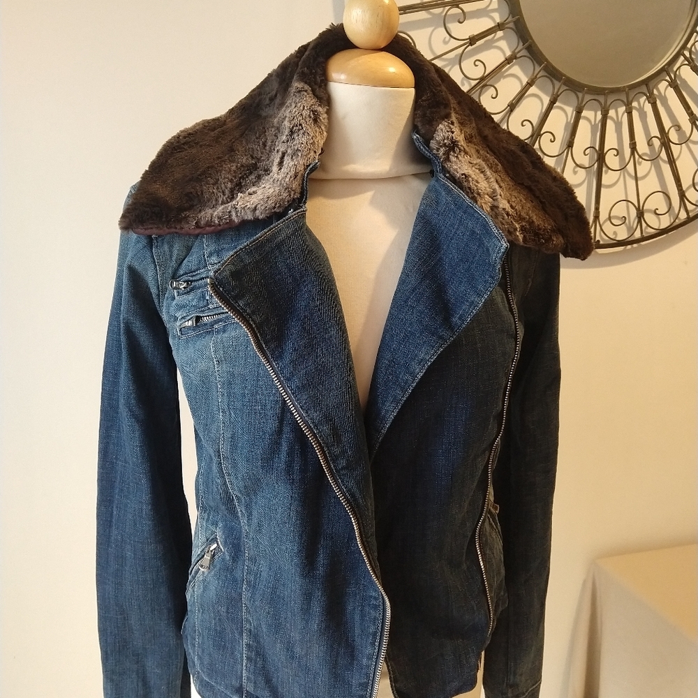 Denim jacket with detachable faux fur collar